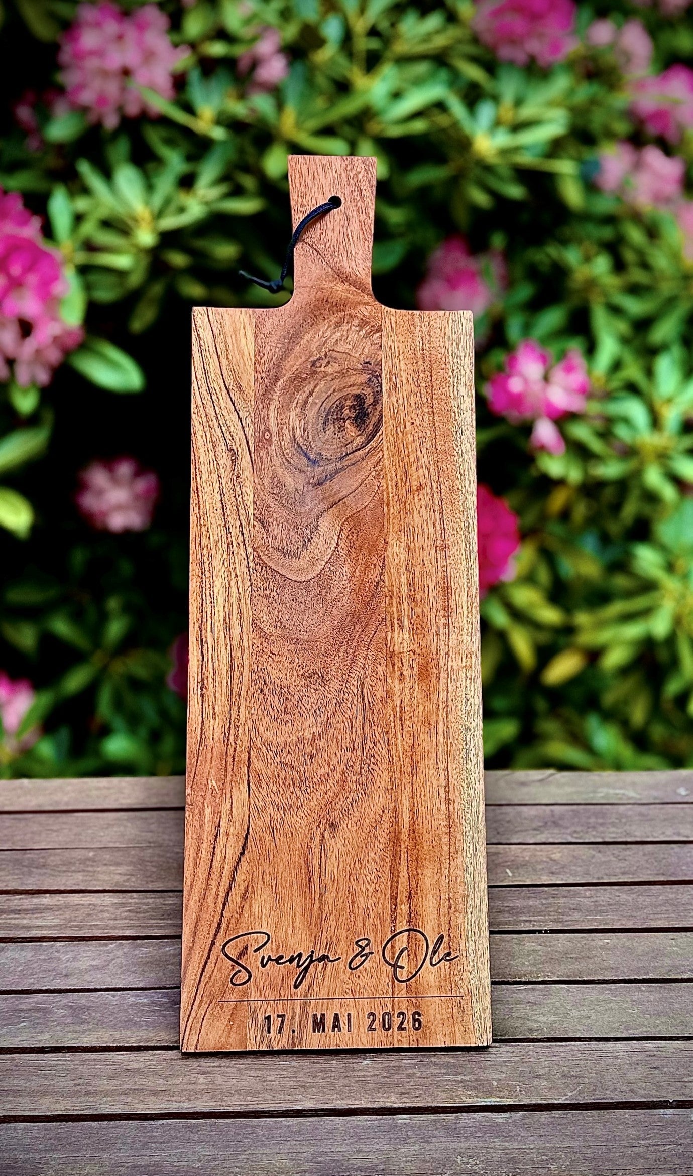 Personalisiertes Servierbrett (groß) mit Laser Gravur