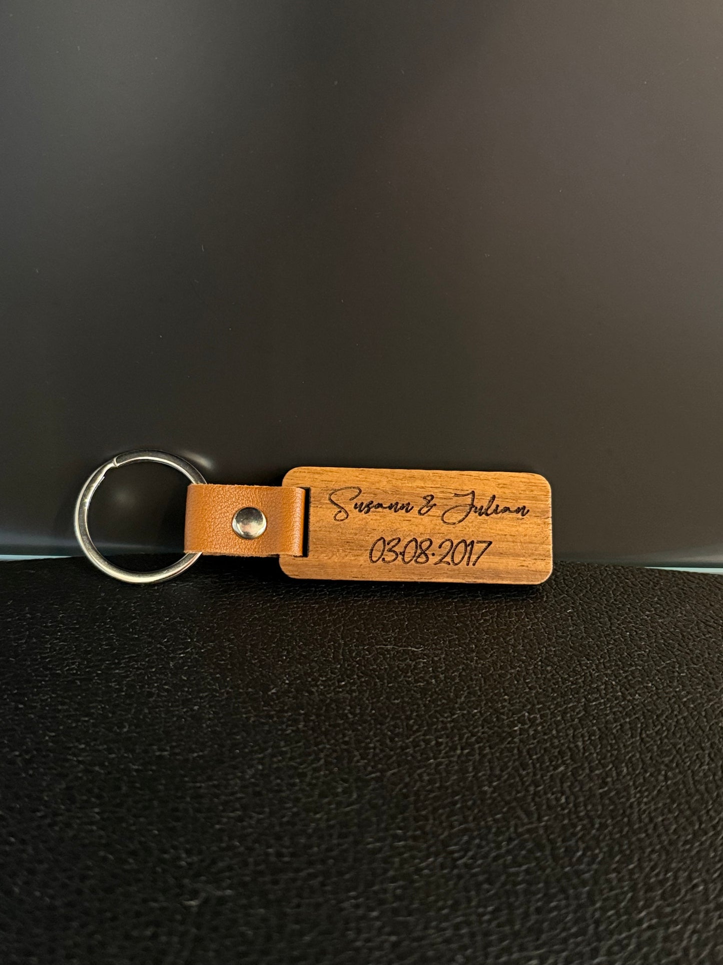 Schlüsselanhänger Holz eckig mit Laser Gravur