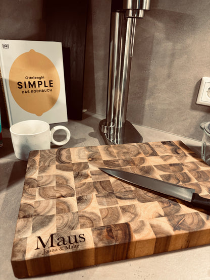 Personalisiertes Tranchierbrett (massiv) mit Laser Gravur