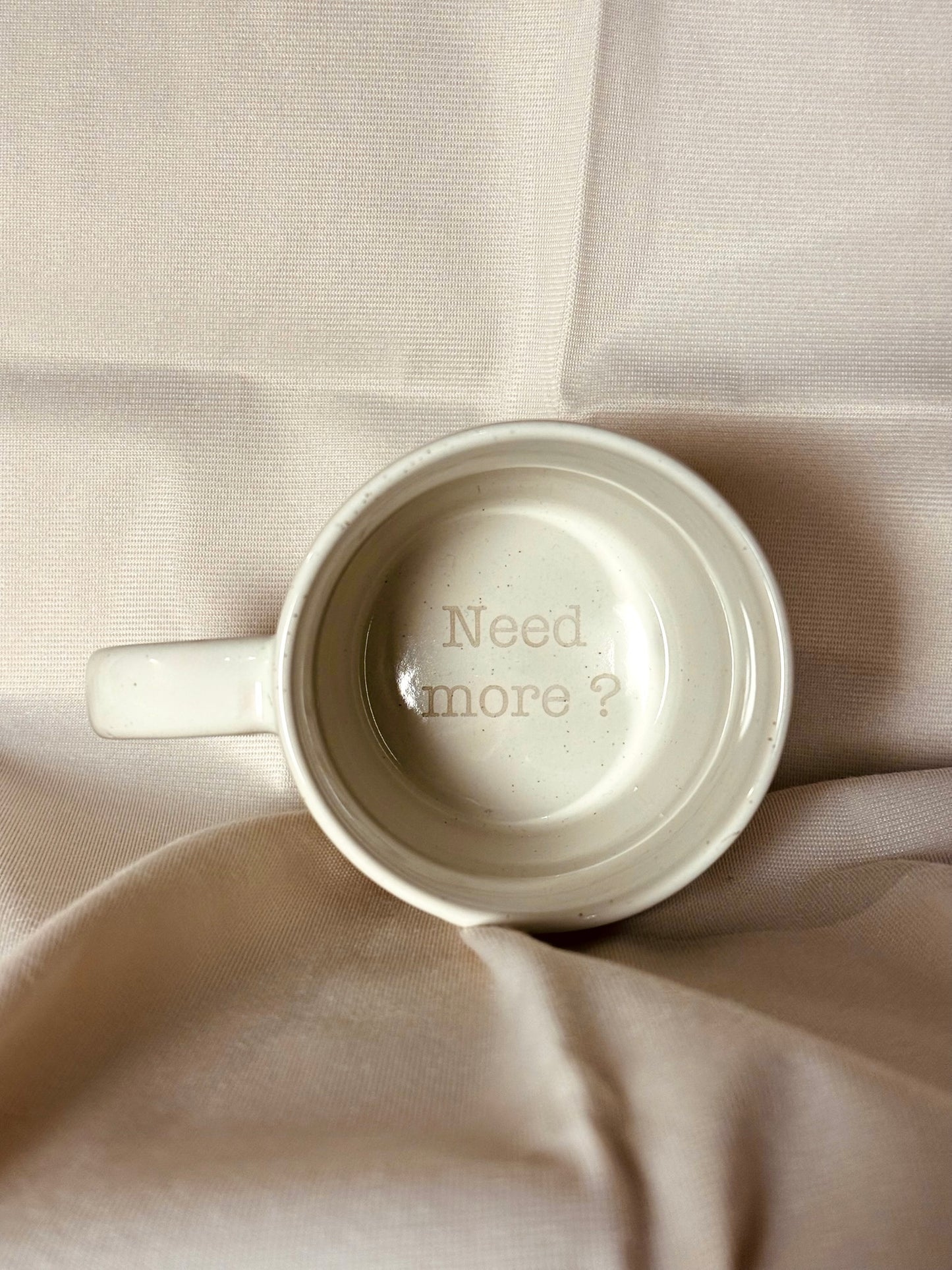 Personalisierte Tasse auf dem Boden graviert - mit/ ohne Henkel