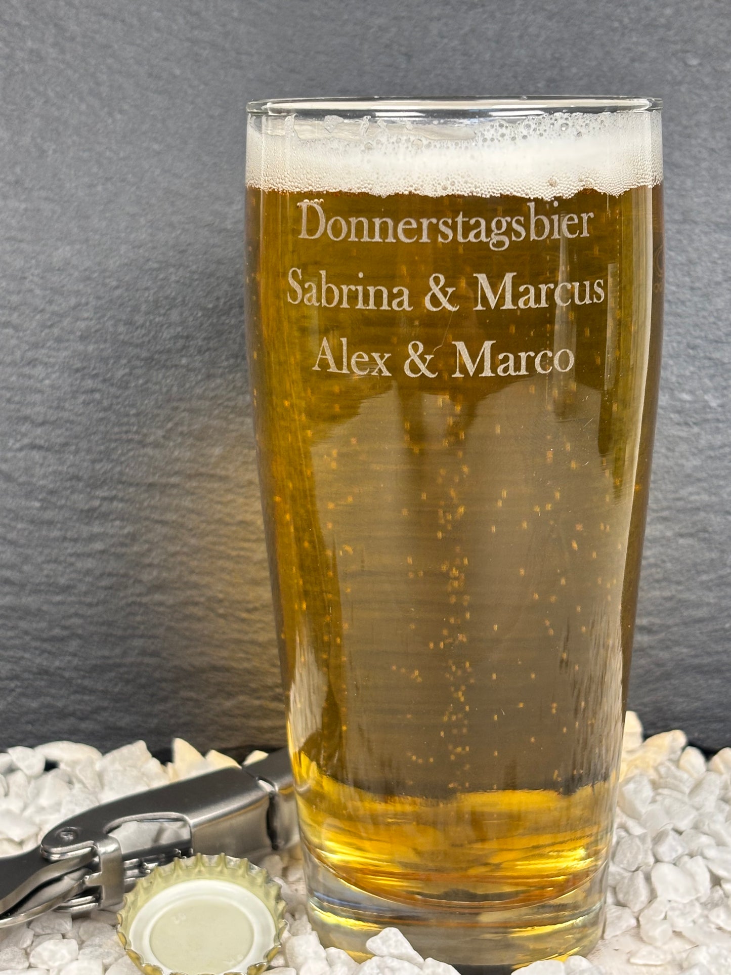 Personalisiertes Bierglas mit Hobbydesigns mit Laser Gravur
