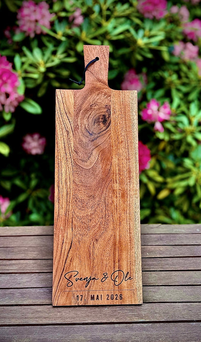 Personalisiertes Servierbrett (groß) mit Laser Gravur