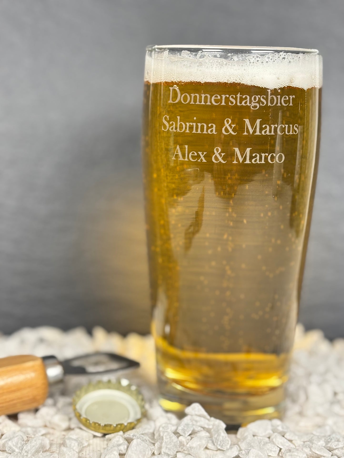 Personalisiertes Bierglas mit Hobbydesigns mit Laser Gravur