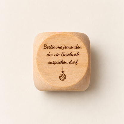 Weihnachtswürfel aus Holz – Wer darf das nächste Geschenk auspacken?