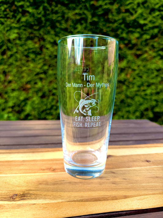 Personalisiertes Bierglas – graviertes Glas in 0,3 l, 0,4 l oder 0,5 l | Dein Wunschtext oder Design