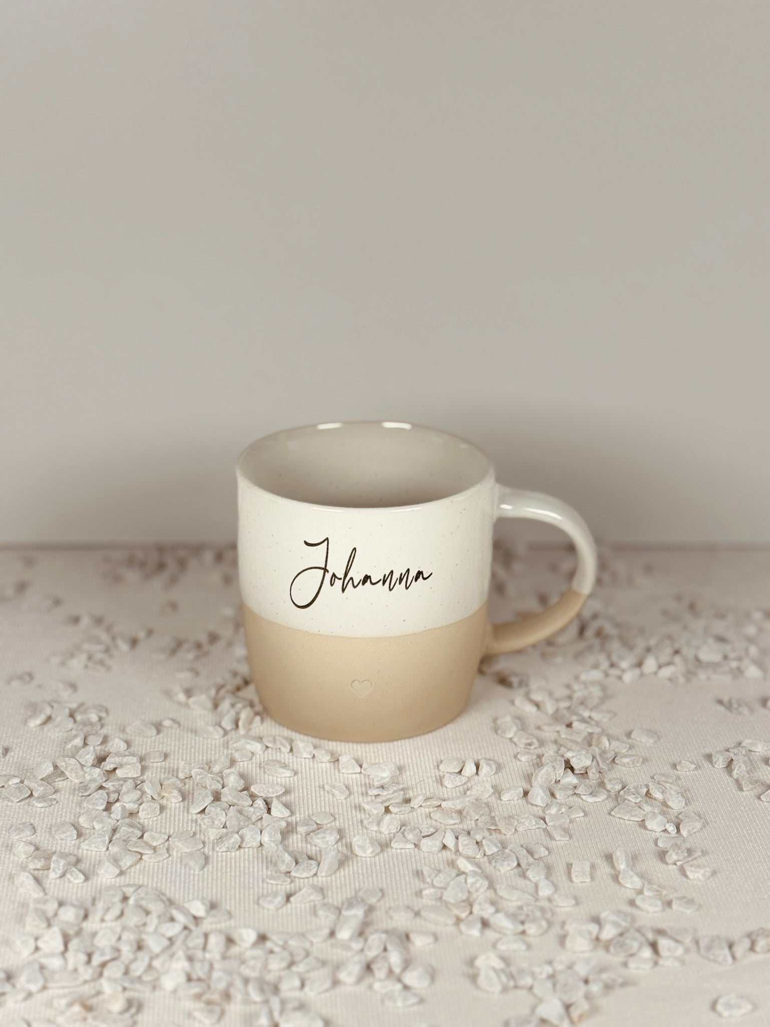 Kaffeebecher schwarze Schrift - personalisiert