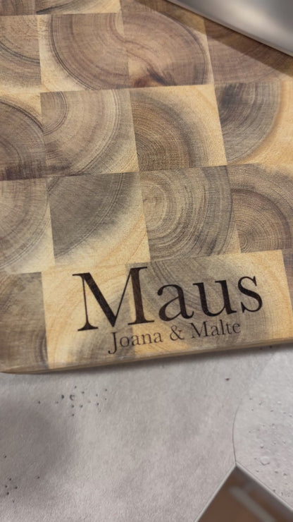 Personalisiertes Tranchierbrett (massiv) mit Laser Gravur